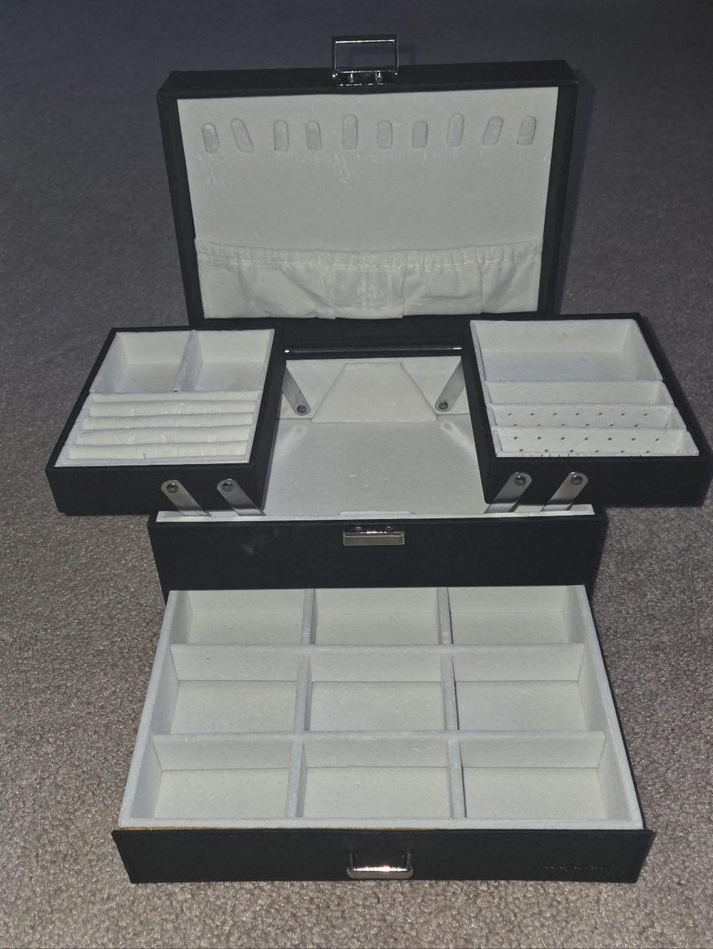 Dajasan Black Jewelry Box